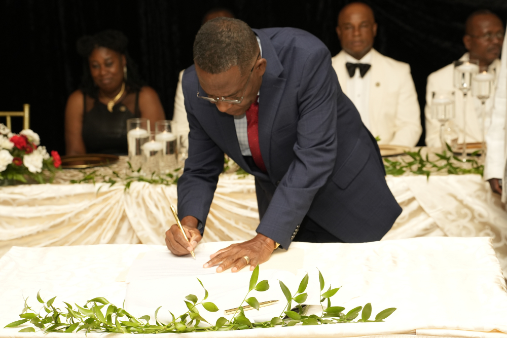 valentofamily gala 09 27 2025 110ad